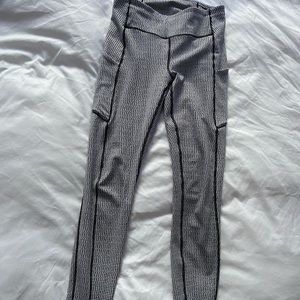 Lululemon size 6 leggings